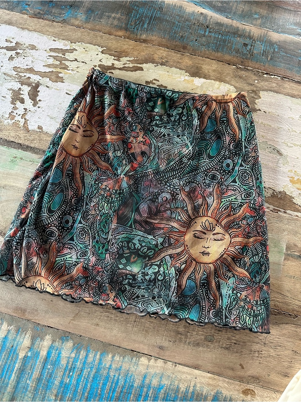 Celestial SHEIN Skirt Size Small- Boho Sun & Paisley Print Mesh Overlay Skirt